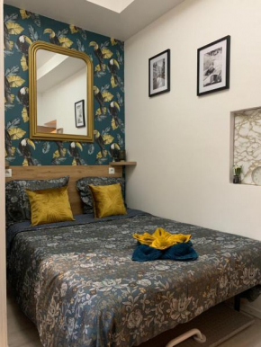 Paris Golden Studio